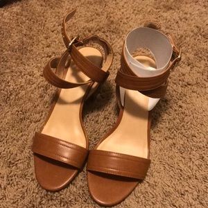 60% off brand new brown Apt. 9 heeled shoes